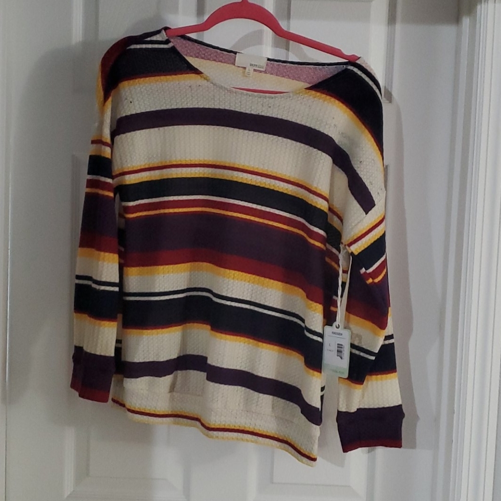 New w tags lightweight sweater